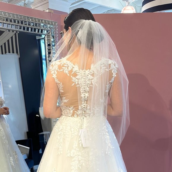 NEVER WORN 38" single layer white veil - Picture 1 of 6